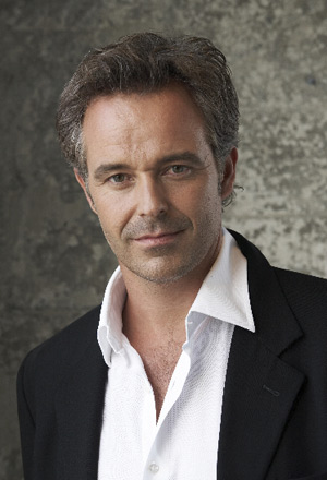 Cameron Daddo as host of Pirate Master
